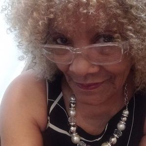 Meet your Posher, Leonora v